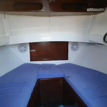 Botel La Perla Nera Ormeggiata *