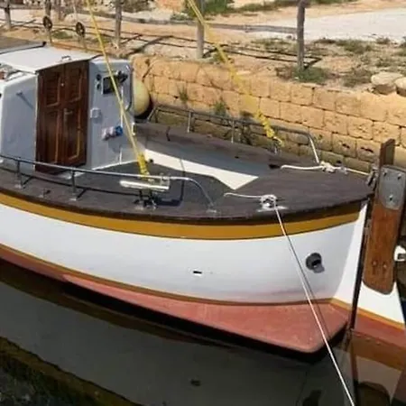La Perla Nera Ormeggiata *
